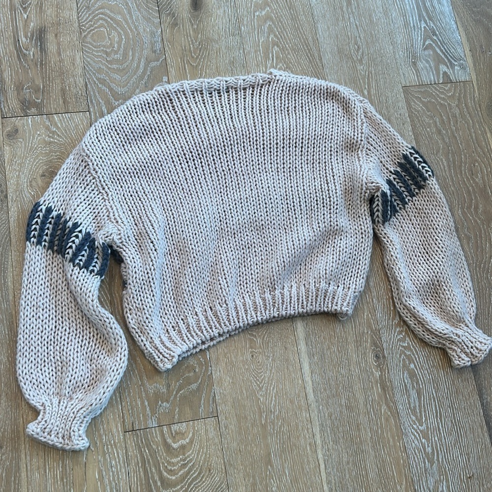 SHEIN Sweater - Picture 6 of 6